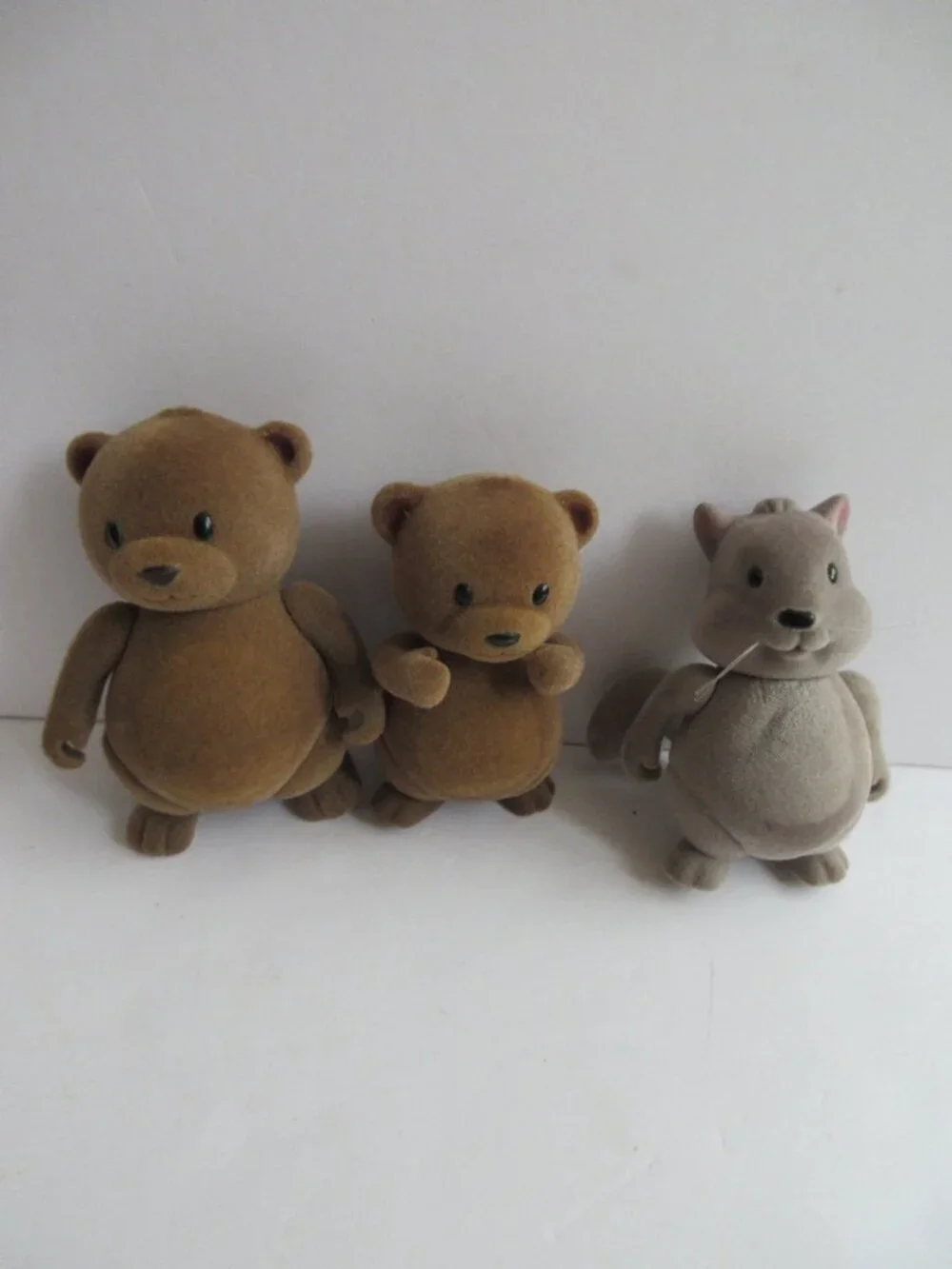 Calico Critters Lil Woodzeez 10 Figures Bears, Squirrels, Dog, Bunny + More